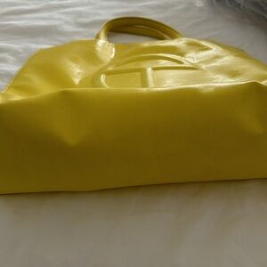 Medium telfar margarine bag and dustbag. In good shape